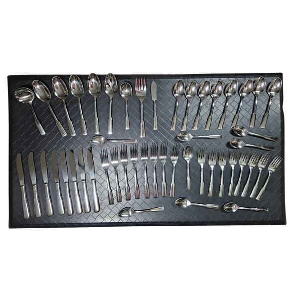 Rogers Stainless by Oneida Service for 8 Silverware Set with Serving Pieces‎ - Picture 1 of 16